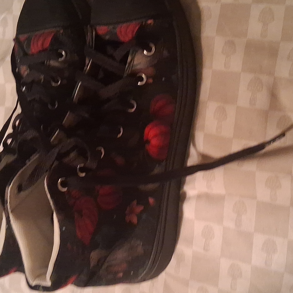 Fall High-Top Sneakers - Picture 2 of 4
